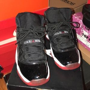 Air Jordan 11 Retro Size Boys 4Y (Euro Size 36)